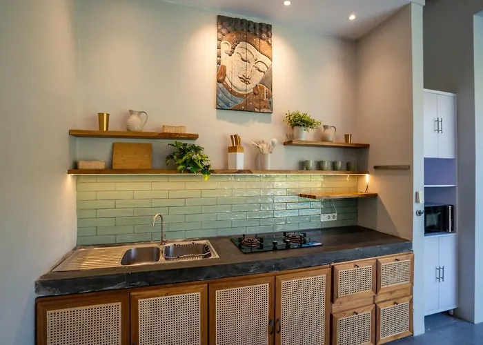 Casa Oliva - Tropical Pool On Trendy Eat Street Villa Seminyak